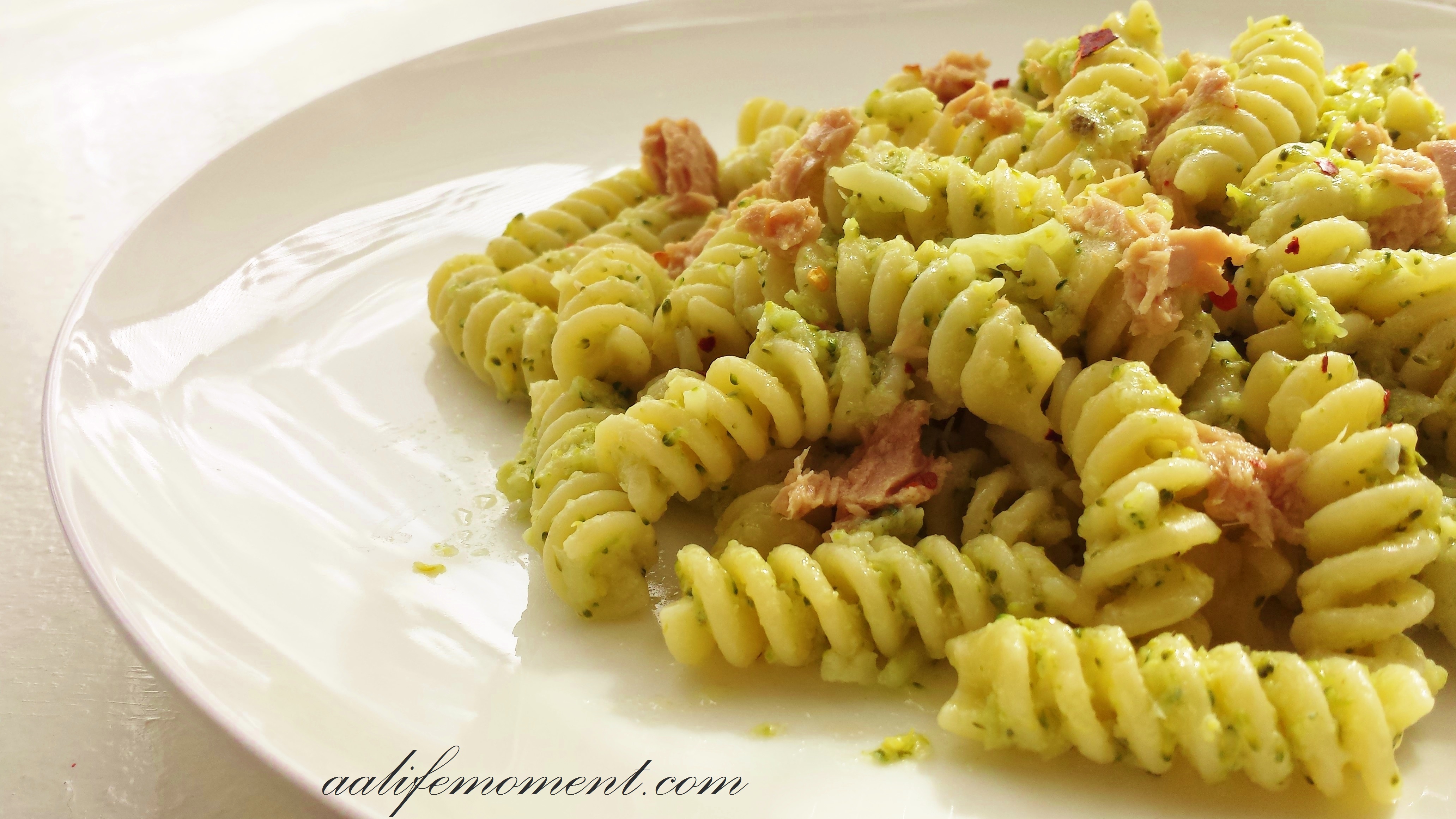 Broccoli Pesto Sauce Recipe with Tuna and Chili